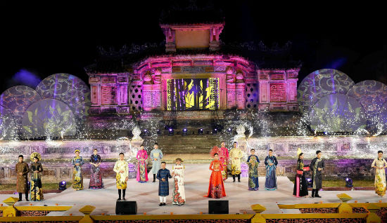 Ấn tượng nghệ thuật quảng diễn đường phố tại Festival Huế